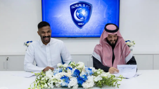 الهلال يفاجئ الجميع بتعاقده مع محمد العويس